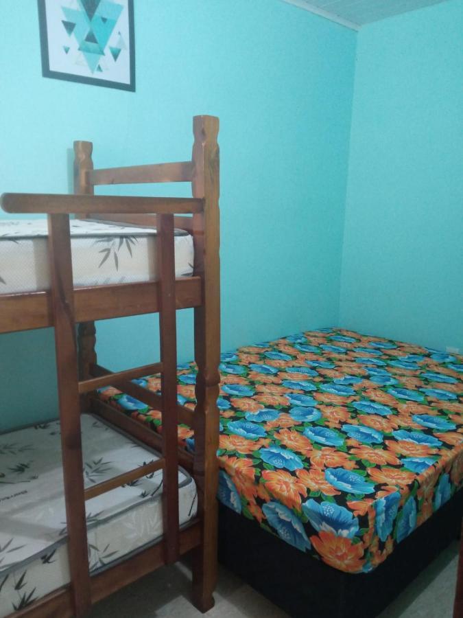 Chacara Bella Vida Com Piscina Churrasqueira Salao De Festas Fogao A Lenha Quadra อาราซาริกัวมา ภายนอก รูปภาพ